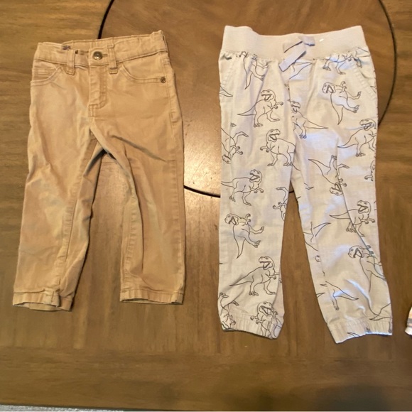 LOT BOYS CLOTHES 34 PIECES - Picture 5 of 7